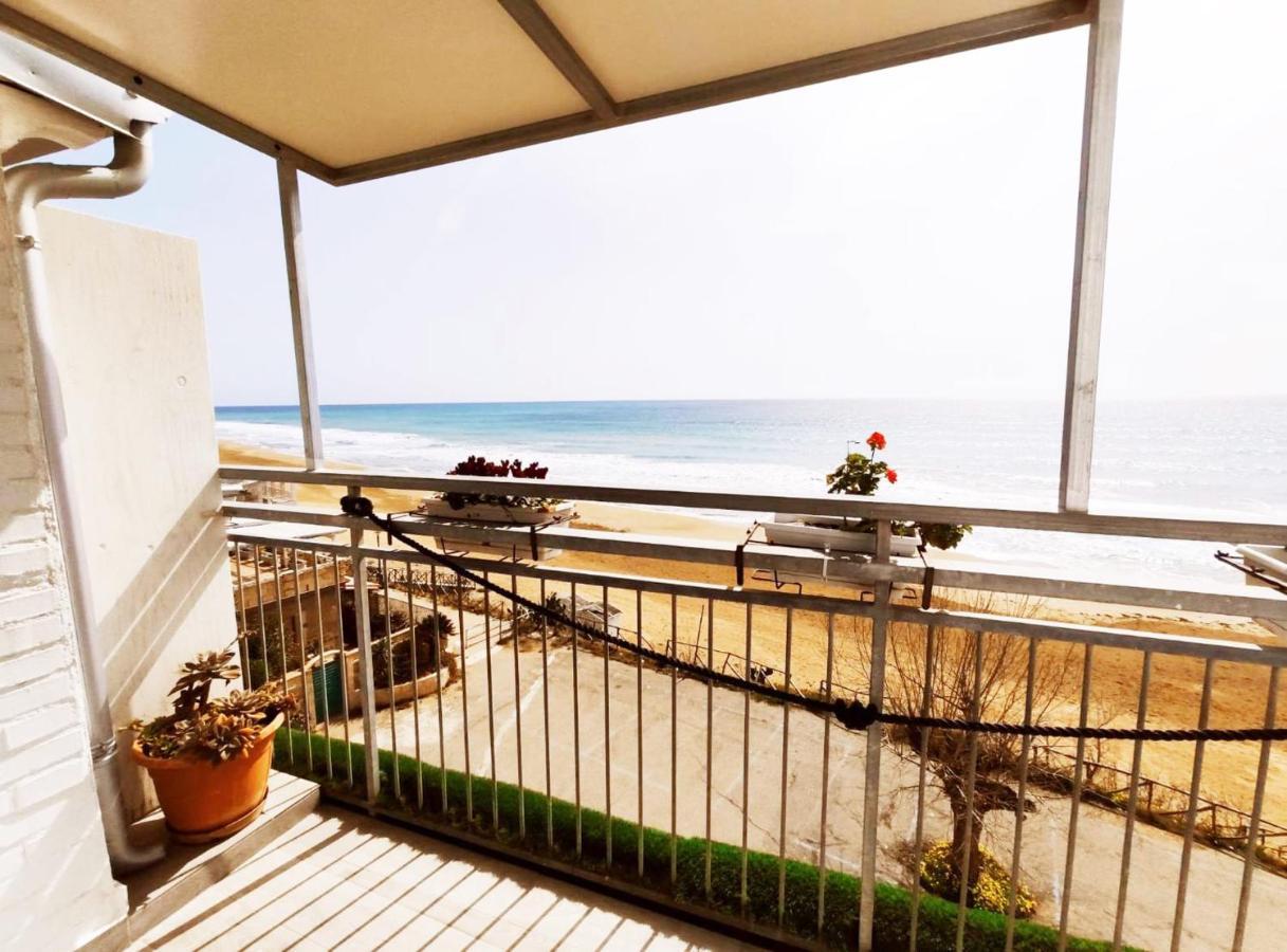 B&B Capo Rizzuto Fronte Mare Ngoại thất bức ảnh
