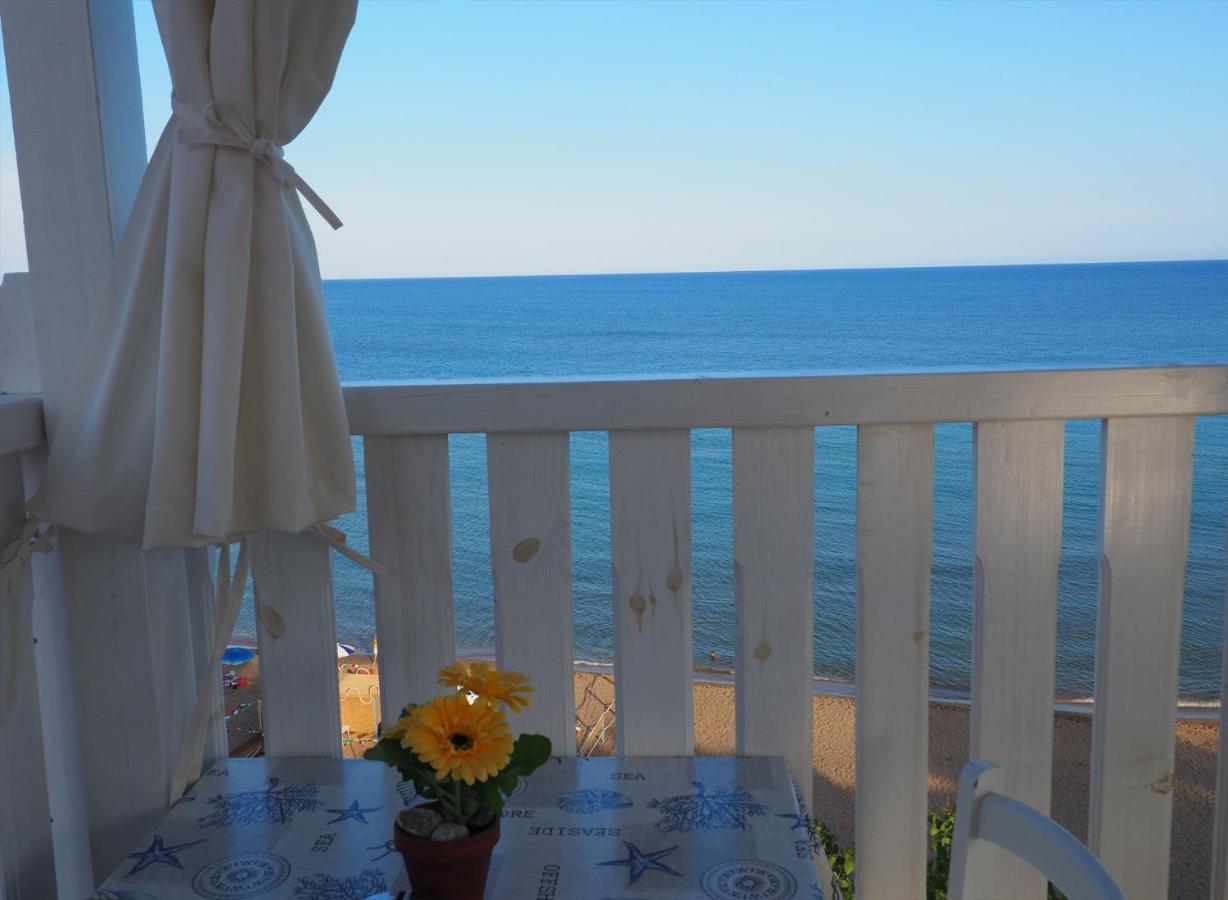 B&B Capo Rizzuto Fronte Mare Ngoại thất bức ảnh