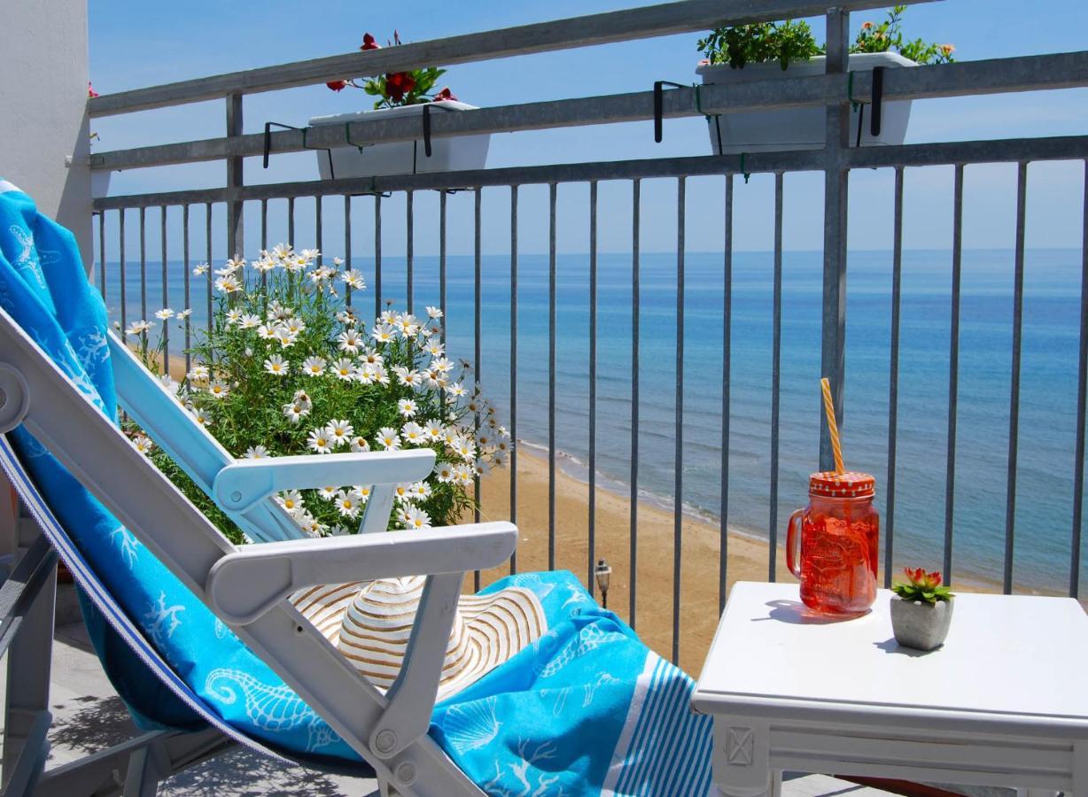 B&B Capo Rizzuto Fronte Mare Ngoại thất bức ảnh