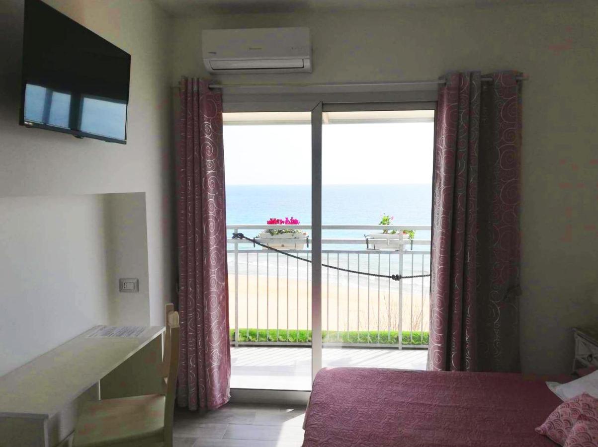 B&B Capo Rizzuto Fronte Mare Ngoại thất bức ảnh